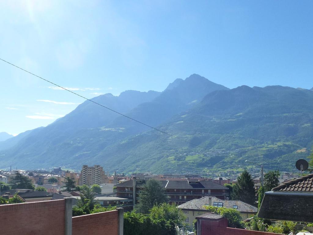 La Betulla Appartamento Confortevole Wifi E Parking Free Aosta Bagian luar foto