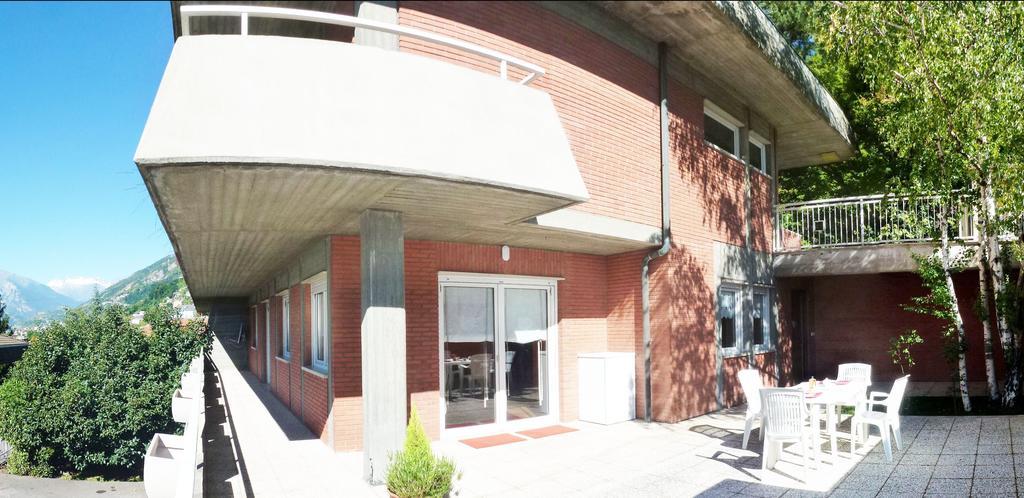 La Betulla Appartamento Confortevole Wifi E Parking Free Aosta Bagian luar foto