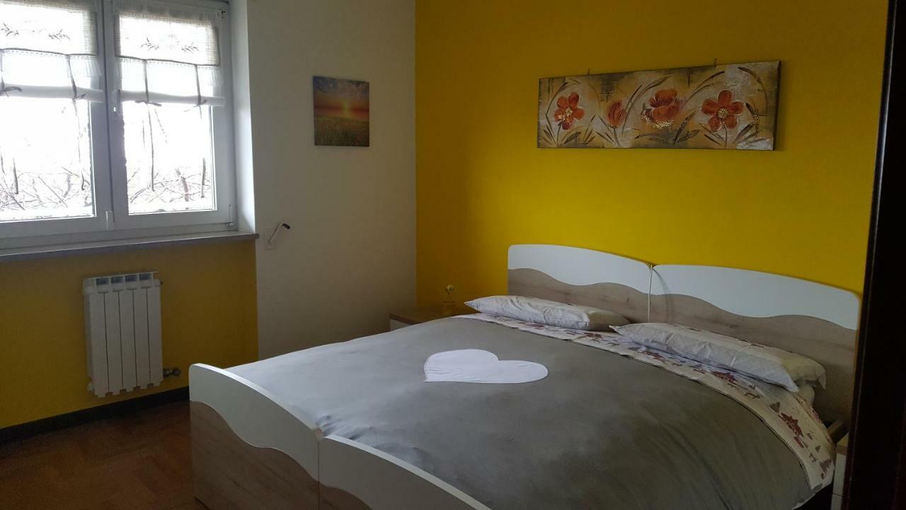 La Betulla Appartamento Confortevole Wifi E Parking Free Aosta Bagian luar foto